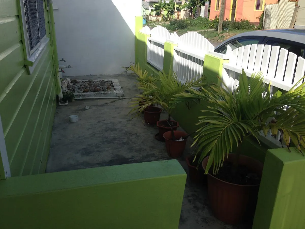 Eko Cozy Guest House St. John's 3*,